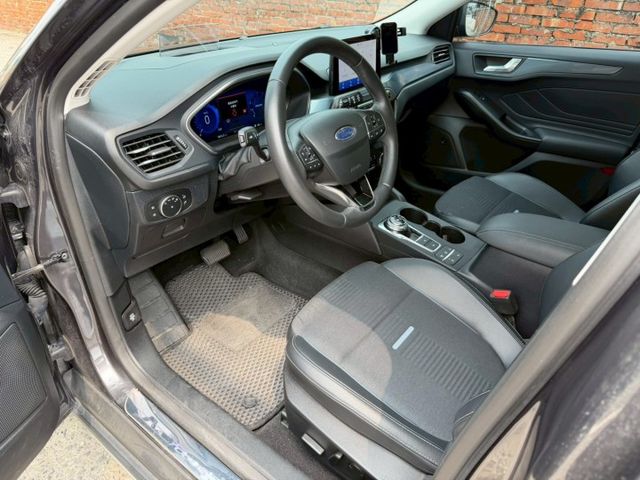2022 Ford Focus Active 灰  第7張相片