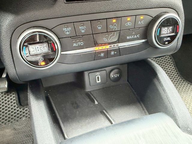 2022 Ford Focus Active 灰  第17張相片