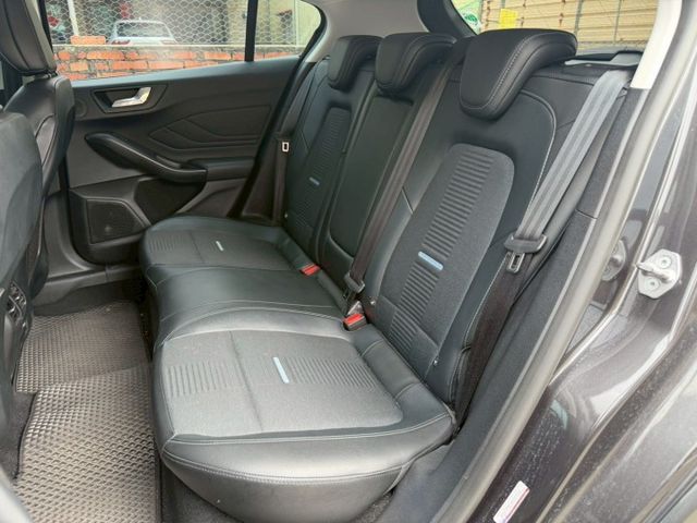 2022 Ford Focus Active 灰  第19張相片