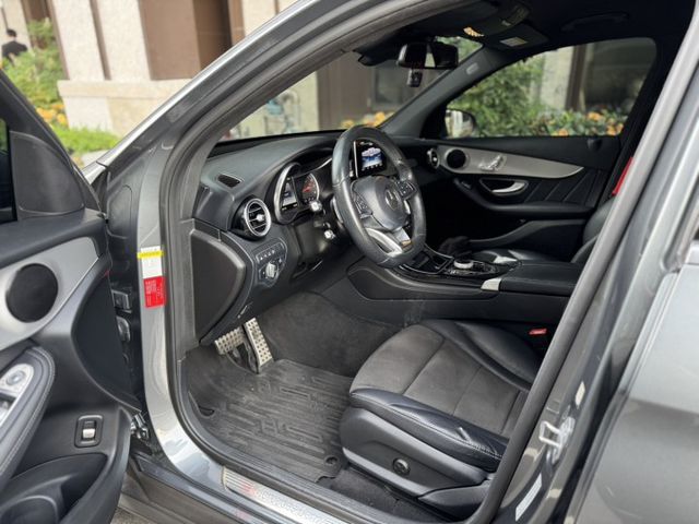 GLC250 SUV 4MATIC 23P跟車/車偏/車道維持/環景/電尾門/盲點 原版件 定期保養  第8張相片