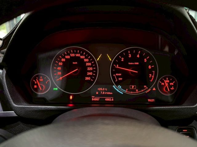 318i Sedan 5AS/盲點/車偏/IKEY免鑰匙/恆溫空調/定速巡航/LED頭燈 原版件 定期保養  第19張相片