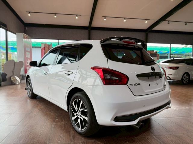 Tiida 5D旗艦版 IKEY免鑰匙/恆溫/安卓機/空力套件/尾翼/LED頭燈 原版件 定期原廠保養  第2張相片