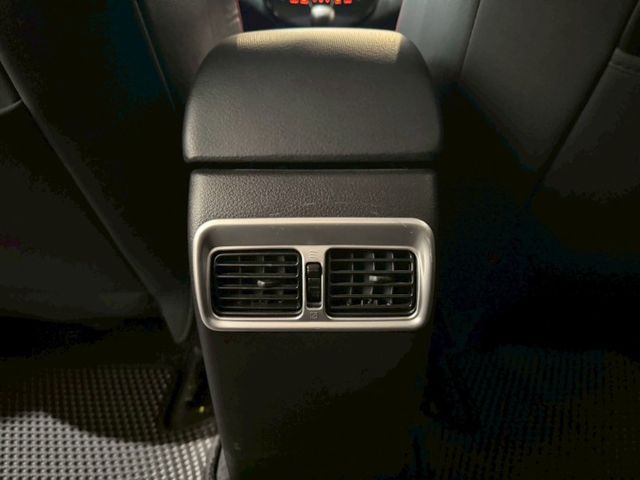 Tiida 5D旗艦版 IKEY免鑰匙/恆溫/安卓機/空力套件/尾翼/LED頭燈 原版件 定期原廠保養  第17張相片