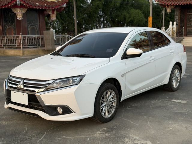 Grand Lancer 驚嘆型 安卓機/恆溫空調/倒車影像/電折後視鏡/霧燈 原版件 定期保養  第1張相片