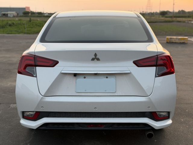 Grand Lancer 驚嘆型 安卓機/恆溫空調/倒車影像/電折後視鏡/霧燈 原版件 定期保養  第3張相片