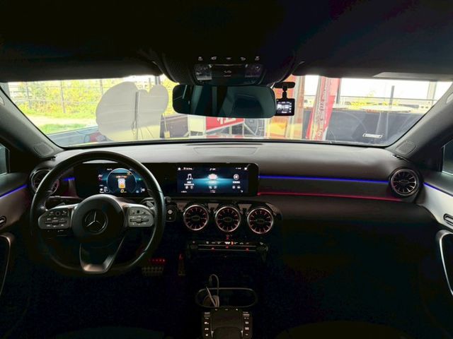 A180 5D運動版 23p跟車/車道維持/Carplay/環景影像/盲點/AMG專屬套件  原版件 定期保養 已認證  第9張相片