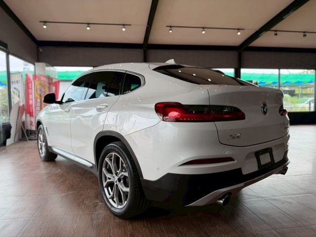 G02 X4 xDrive20i 德訂選配Hk音響/HUD抬顯/環景影像/10.25吋大螢幕定期原廠保養 已認證  第2張相片