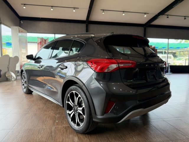 Focus Active 跟車/B&O音響/抬顯/IKEY免鑰匙/盲點/電動椅/數位儀表 定期保養 新車保固中  第2張相片
