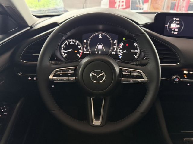 Mazda3 4D Signature BOSE音響/抬顯/盲點/跟車/車偏/環景影像 定期保養  第7張相片