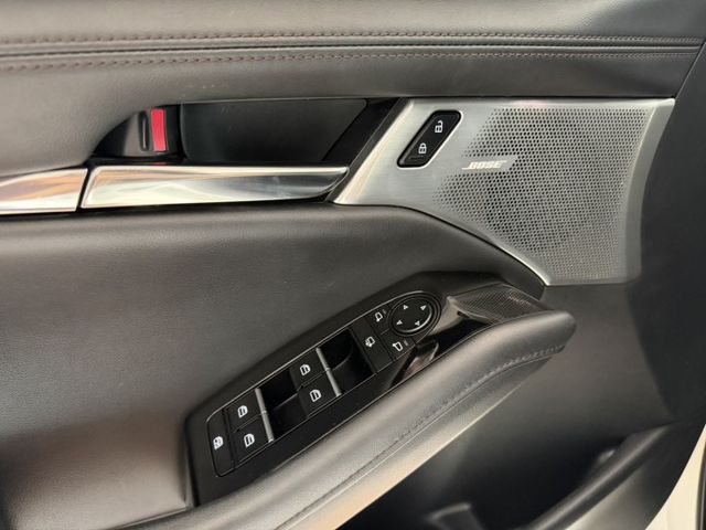 Mazda3 4D Signature BOSE音響/抬顯/盲點/跟車/車偏/環景影像 定期保養  第8張相片