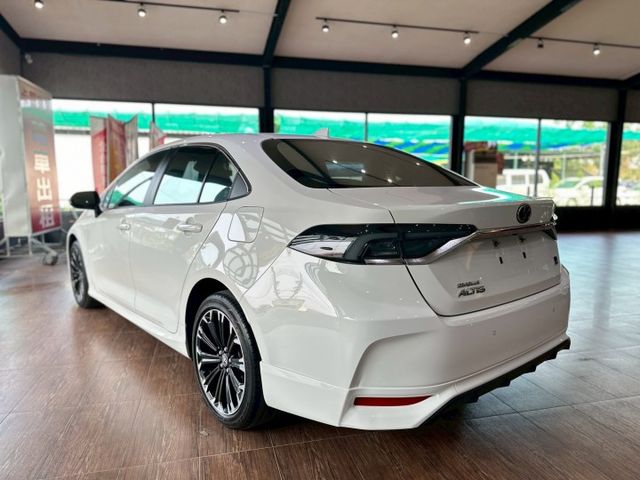 ALTIS GR Sport 數位儀表/GR Sport空力套件/盲點/IKEY免鑰匙/LED頭燈 原版件 新車保固中  第2張相片