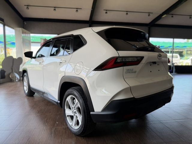 Yaris Cross 1.5享樂版 跟車/車偏/安卓機/環景影像/電子後視鏡 原版件 定期原廠保養 新車保固中  第4張相片