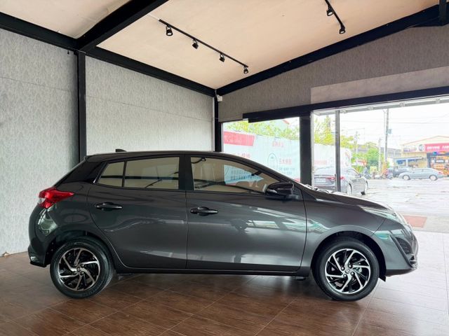 Yaris 1.5經典 安卓機/倒車影像/Carplay/倒車影像/電折後視鏡 原版件 定期原廠保養 已認證  第3張相片
