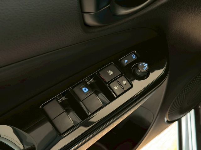 Yaris 1.5經典 安卓機/倒車影像/Carplay/倒車影像/電折後視鏡 原版件 定期原廠保養 已認證  第9張相片