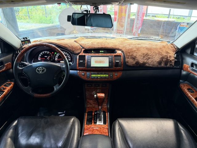 Camry 2.0 G版 電動座椅/電動天窗/後遮陽簾/恆溫空調/電折後視鏡 定期保養  第9張相片