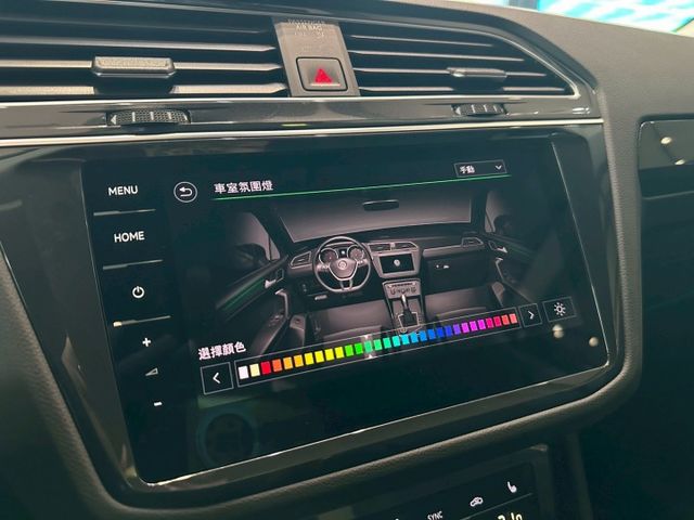 Tiguan 330TSI ACC跟車/抬顯/電尾門/環景/Carplay/三區恆溫/導航 原版件 定期保養 已認證  第16張相片