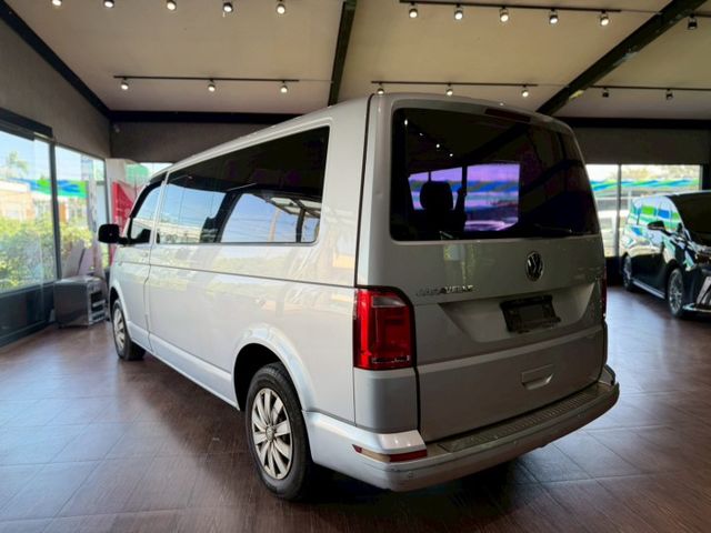 VW T6 CARAVELLE LWB手排 倒車雷達/恆溫空調/第三排座椅 原版件 稀有的商務車 定期保養已認證  第5張相片