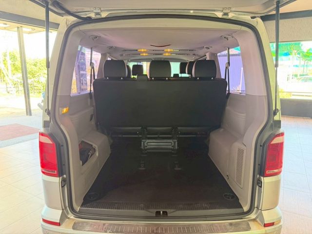 VW T6 CARAVELLE LWB手排 倒車雷達/恆溫空調/第三排座椅 原版件 稀有的商務車 定期保養已認證  第7張相片