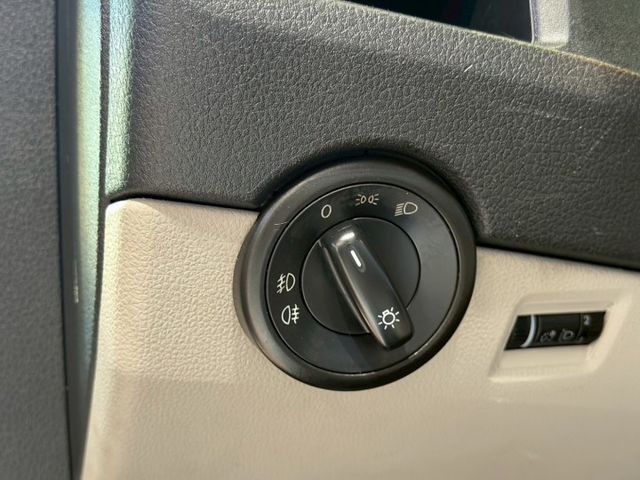 VW T6 CARAVELLE LWB手排 倒車雷達/恆溫空調/第三排座椅 原版件 稀有的商務車 定期保養已認證  第12張相片