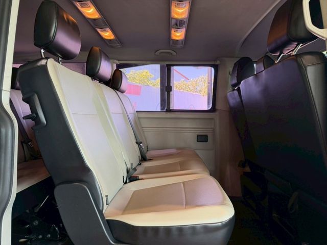 VW T6 CARAVELLE LWB手排 倒車雷達/恆溫空調/第三排座椅 原版件 稀有的商務車 定期保養已認證  第17張相片