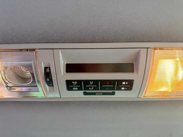 VW T6 CARAVELLE LWB手排 倒車雷達/恆溫空調/第三排座椅 原版件 稀有的商務車 定期保養已認證  第18張相片