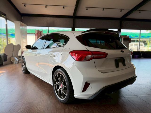 Focus 5D ST-Line Lommel 跟車/B&O音響/抬顯/IKEY免鑰匙/Cayplay 定期保養  第2張相片