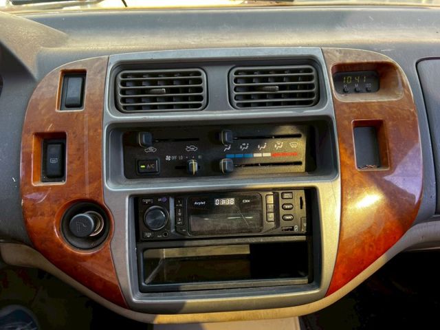 TOYOTA 瑞獅1.8 自排 電折後視鏡/後座出風口 賺錢生財工作車 定期保養  第14張相片