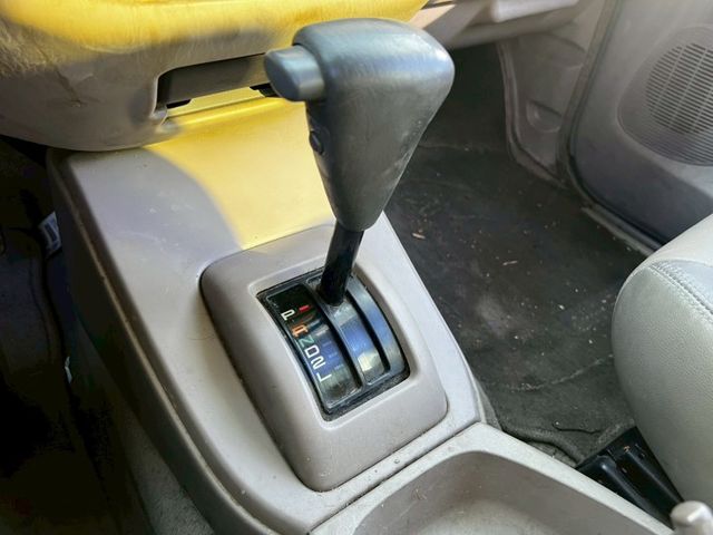 TOYOTA 瑞獅1.8 自排 電折後視鏡/後座出風口 賺錢生財工作車 定期保養  第15張相片