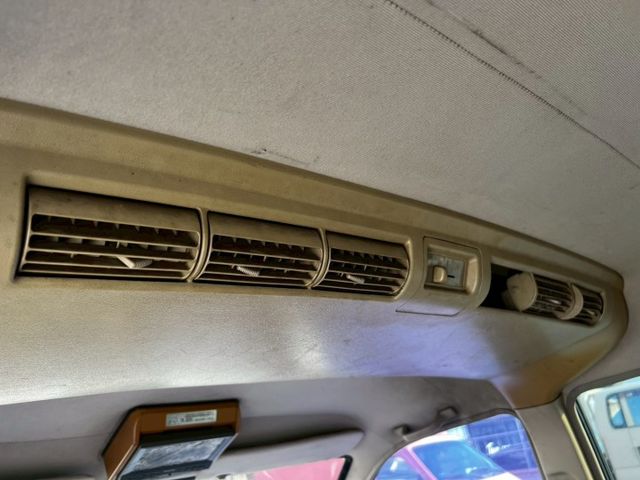 TOYOTA 瑞獅1.8 自排 電折後視鏡/後座出風口 賺錢生財工作車 定期保養  第18張相片