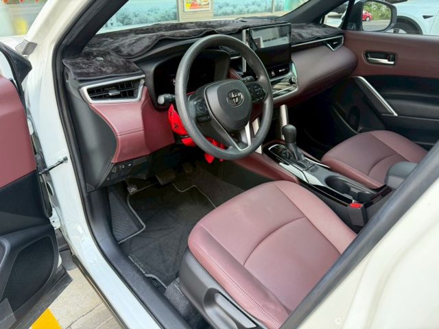 CROSS 汽油尊爵版 ACC跟車/車道偏離/恆溫空調/數位儀表/安卓機/盲點/IKEY免鑰 定期保養  第9張相片