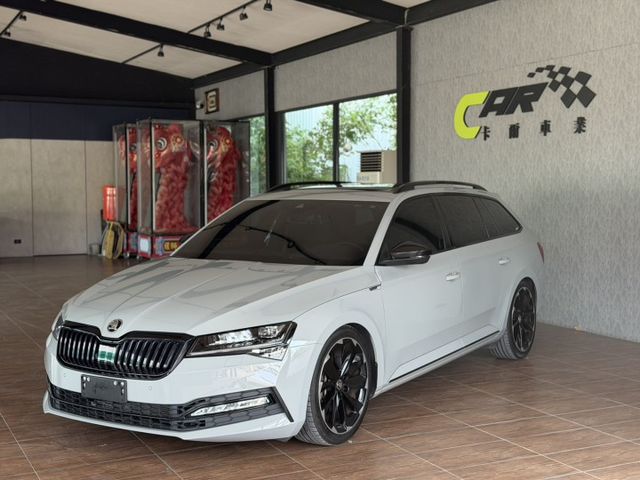 Superb Combi 4x4 跟車/車偏/盲點/數位儀表/全景天窗/麂皮座椅 原版件 新車保固到2027/8/2  第1張相片