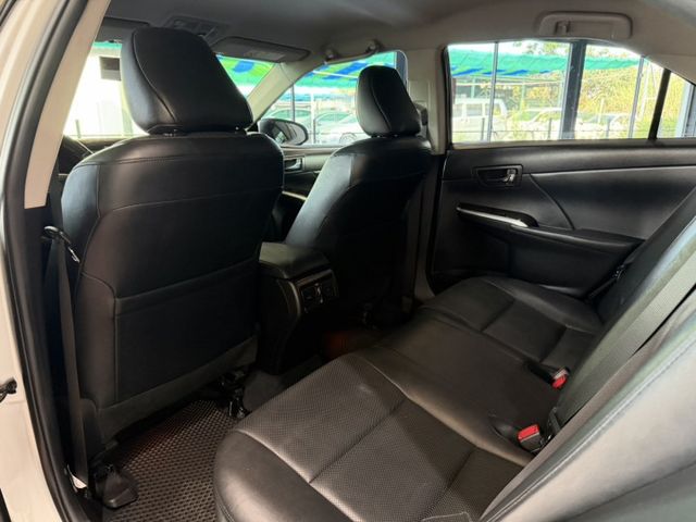 Camry Hybrid G版 IKEY免鑰匙/恆溫空調/定速巡航/電動椅/導航 定期保養  第19張相片