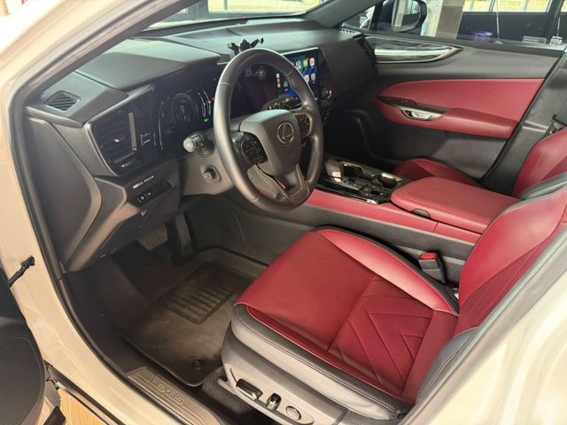 2022 Lexus NX350h 白  第6張相片
