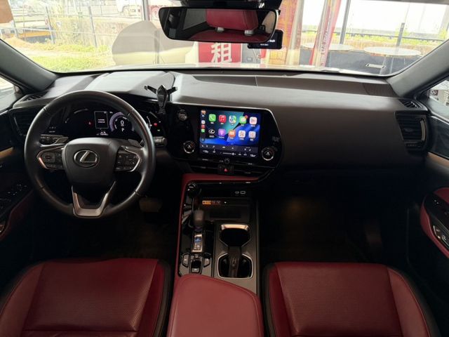 2022 Lexus NX350h 白  第7張相片