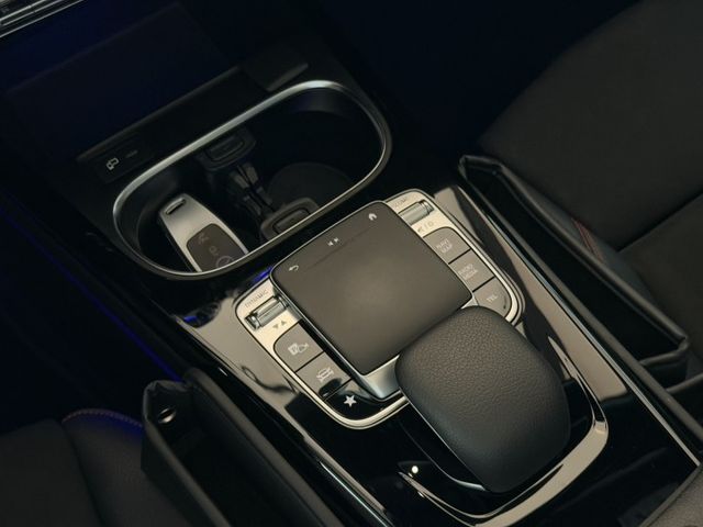 CLA250 AMG 柏林之音/環景影像/盲點偵測/夜色套件/全景天窗/渦輪出風口  原版件 定期保養  第17張相片