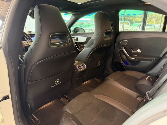 CLA250 AMG 柏林之音/環景影像/盲點偵測/夜色套件/全景天窗/渦輪出風口  原版件 定期保養  第18張相片
