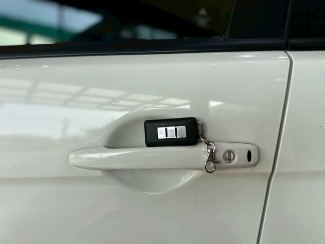 Lancer IO撼動型 IKEY免鑰匙/倒車雷達/定速巡航/電折後視鏡 原版件 定期保養  第4張相片