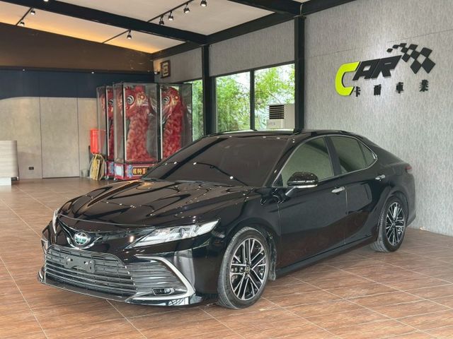 Camry 2.0尊爵 ACC跟車/車道維持/盲點/Carplay/雙前通風椅/電動椅/M1魚眼頭燈 原版件 定期保養  第1張相片