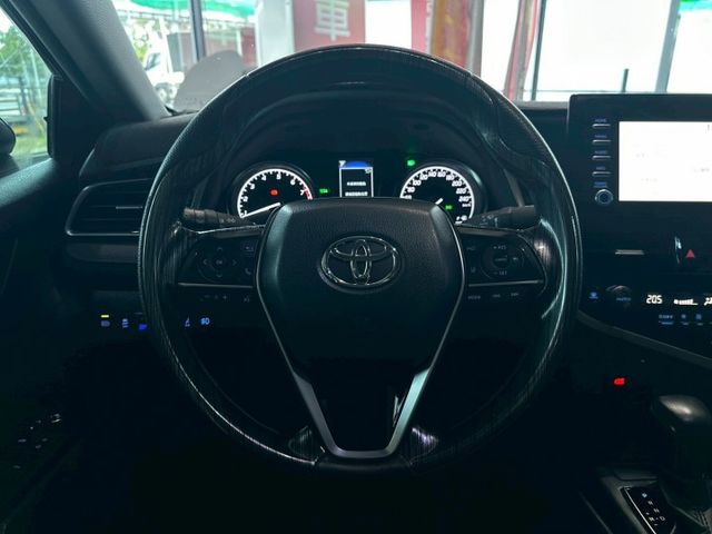 Camry 2.0尊爵 ACC跟車/車道維持/盲點/Carplay/雙前通風椅/電動椅/M1魚眼頭燈 原版件 定期保養  第8張相片