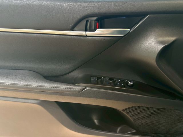 Camry 2.0尊爵 ACC跟車/車道維持/盲點/Carplay/雙前通風椅/電動椅/M1魚眼頭燈 原版件 定期保養  第10張相片