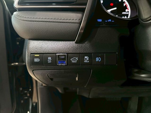 Camry 2.0尊爵 ACC跟車/車道維持/盲點/Carplay/雙前通風椅/電動椅/M1魚眼頭燈 原版件 定期保養  第11張相片