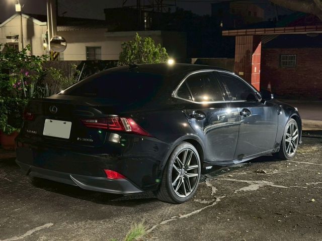 IS300h F-Sport Navi版 車偏/ML音響/冷熱通風椅/Ikey免鑰匙/電動天窗/數位儀表原版件 定期保養  第2張相片