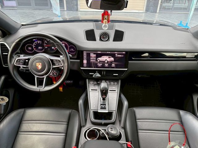 Cayenne Coupe 增壓旋鈕/跑車時鐘/環景影像/跑車排氣/一階電腦/全段排氣 原版件 定期保養  第6張相片