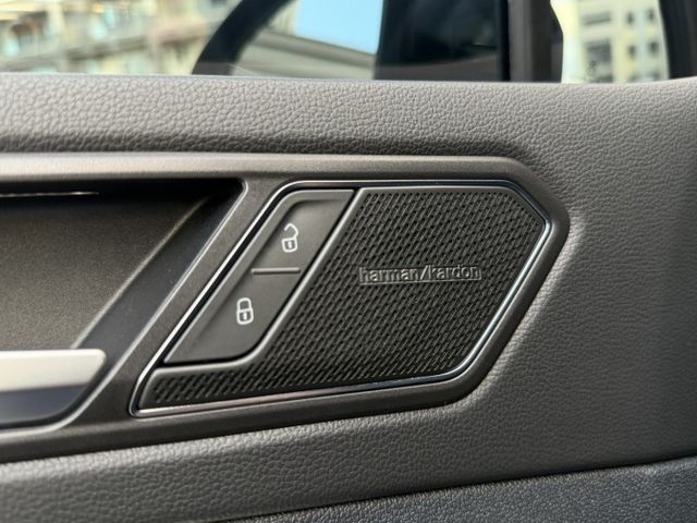 Tiguan R 跟車/車道維持/HK音響/盲點/環景/IKEY免鑰匙/數位儀表/藍色卡鉗 原版件 原廠保養  第6張相片