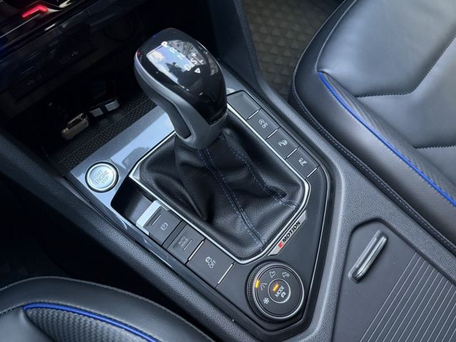Tiguan R 跟車/車道維持/HK音響/盲點/環景/IKEY免鑰匙/數位儀表/藍色卡鉗 原版件 原廠保養  第12張相片