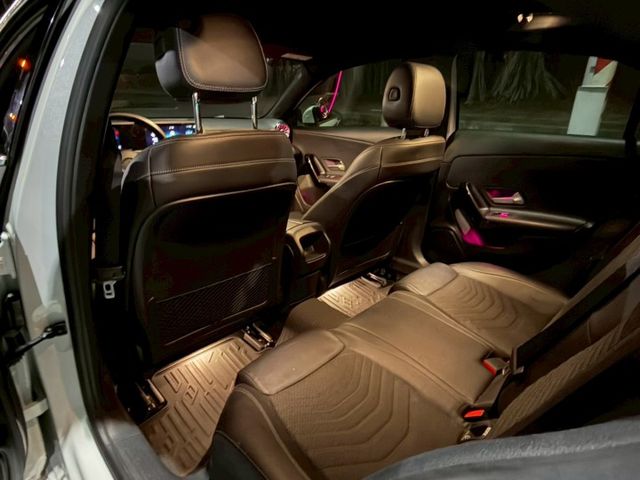 A180 Sedan 盲點/氣氛燈/Carplay/雙液晶/自動停車輔助/電動座椅/IKEY免鑰匙 定期保養  第19張相片