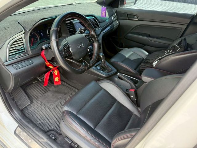 Elantra Sport 車道偏離/盲點/定速/安卓機/Carplay/排氣管/17吋鋁圈 原版件 定期保養  第5張相片