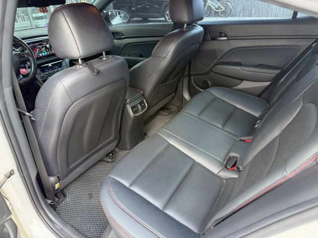 Elantra Sport 車道偏離/盲點/定速/安卓機/Carplay/排氣管/17吋鋁圈 原版件 定期保養  第18張相片