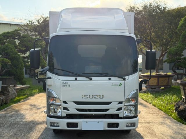 Isuzu NLR 自手排14呎 14呎貨斗/盲點偵測/安卓機 原版件 定期原廠保養 新車保固中  第2張相片
