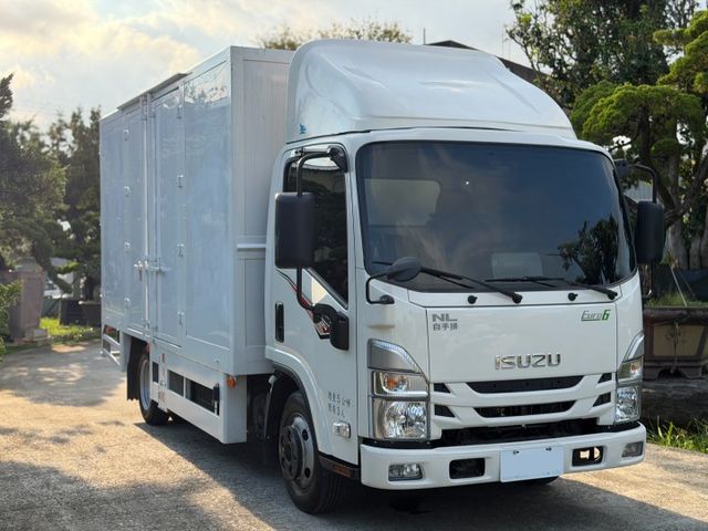 Isuzu NLR 自手排14呎 14呎貨斗/盲點偵測/安卓機 原版件 定期原廠保養 新車保固中  第3張相片